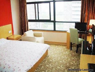 Super 8 Hotel Kunshan Railway Station Экстерьер фото
